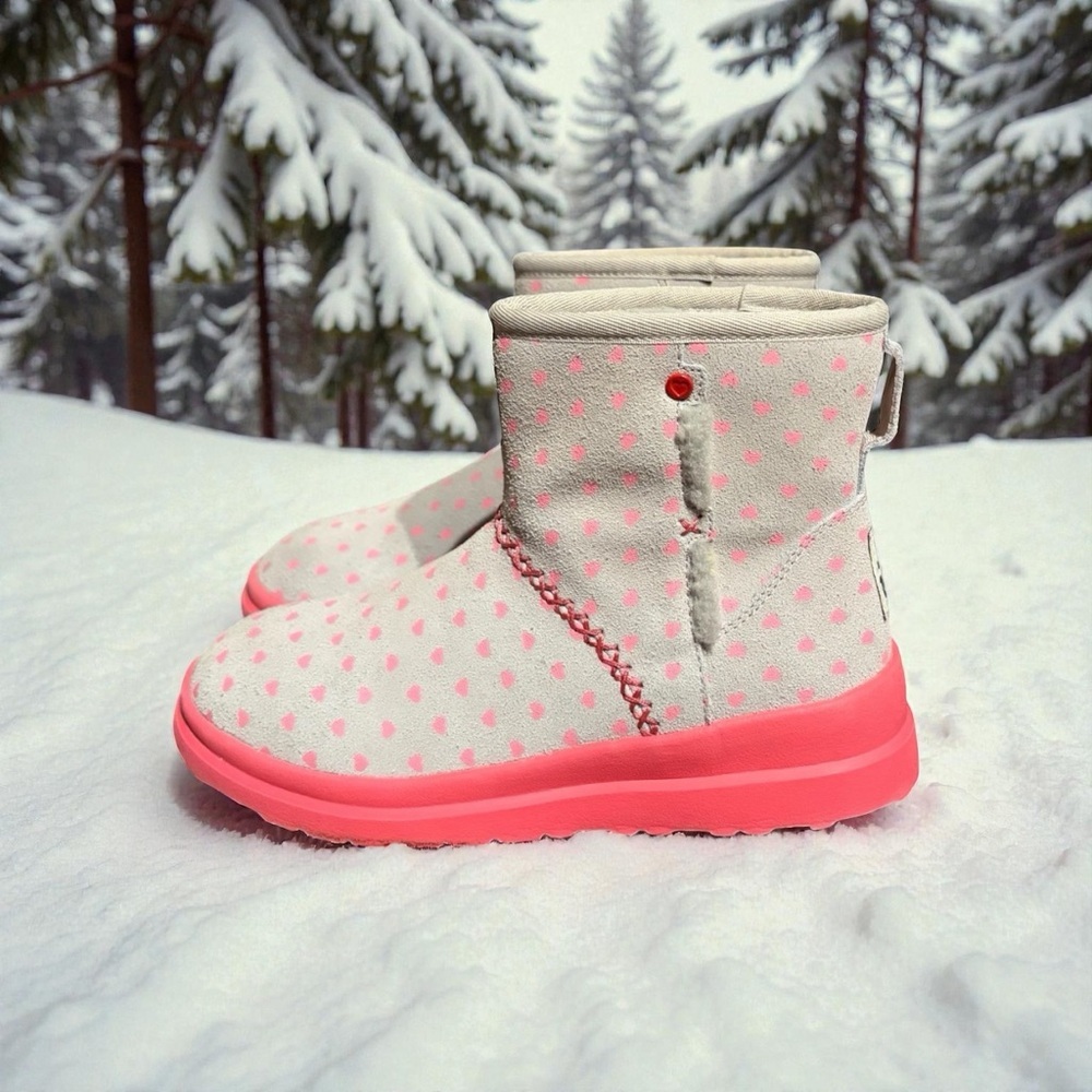 UGG Gray Pink Dot Heart Kisses Gray Short Mini Boot.